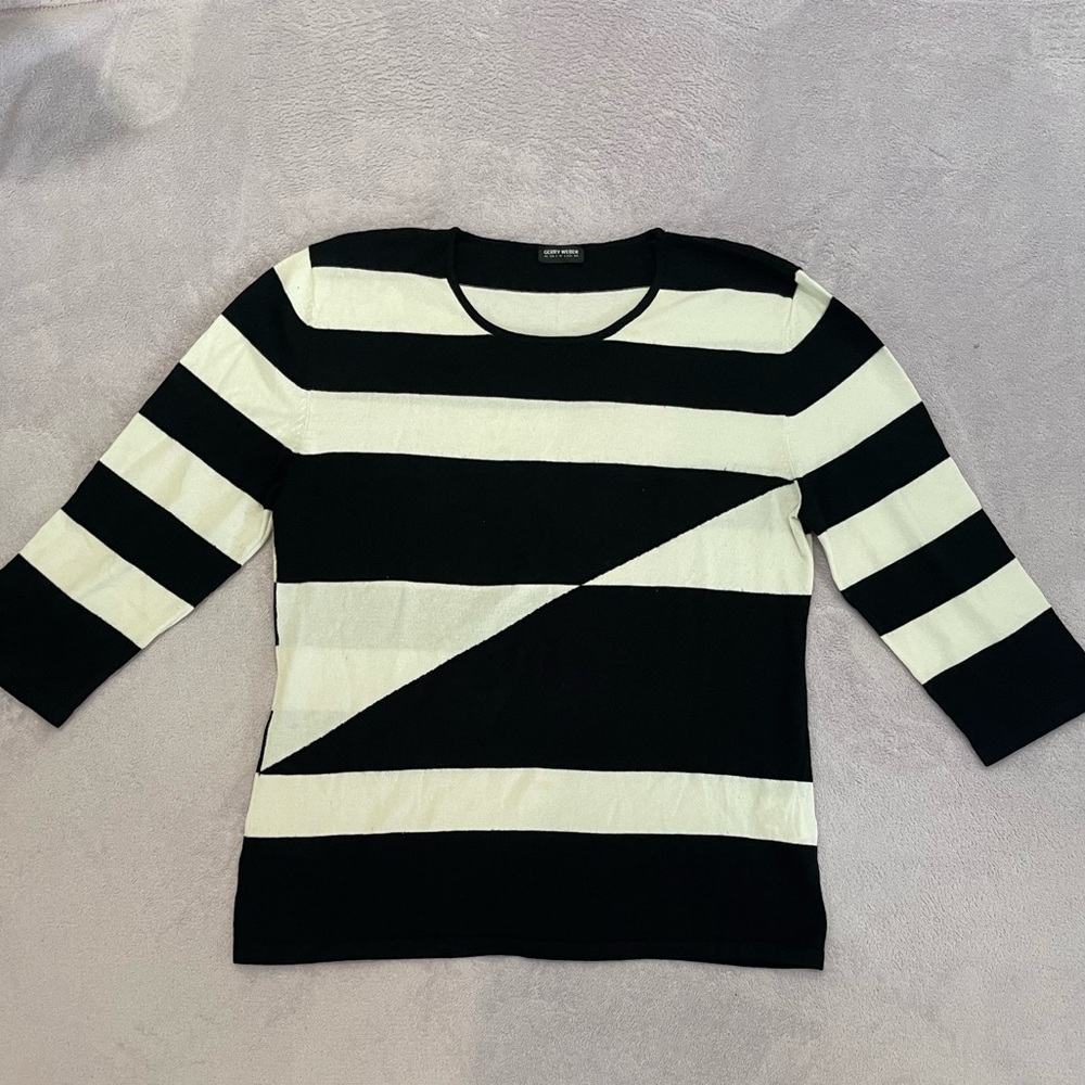 Gerry Weber Monochrome Striped Knit Sweater